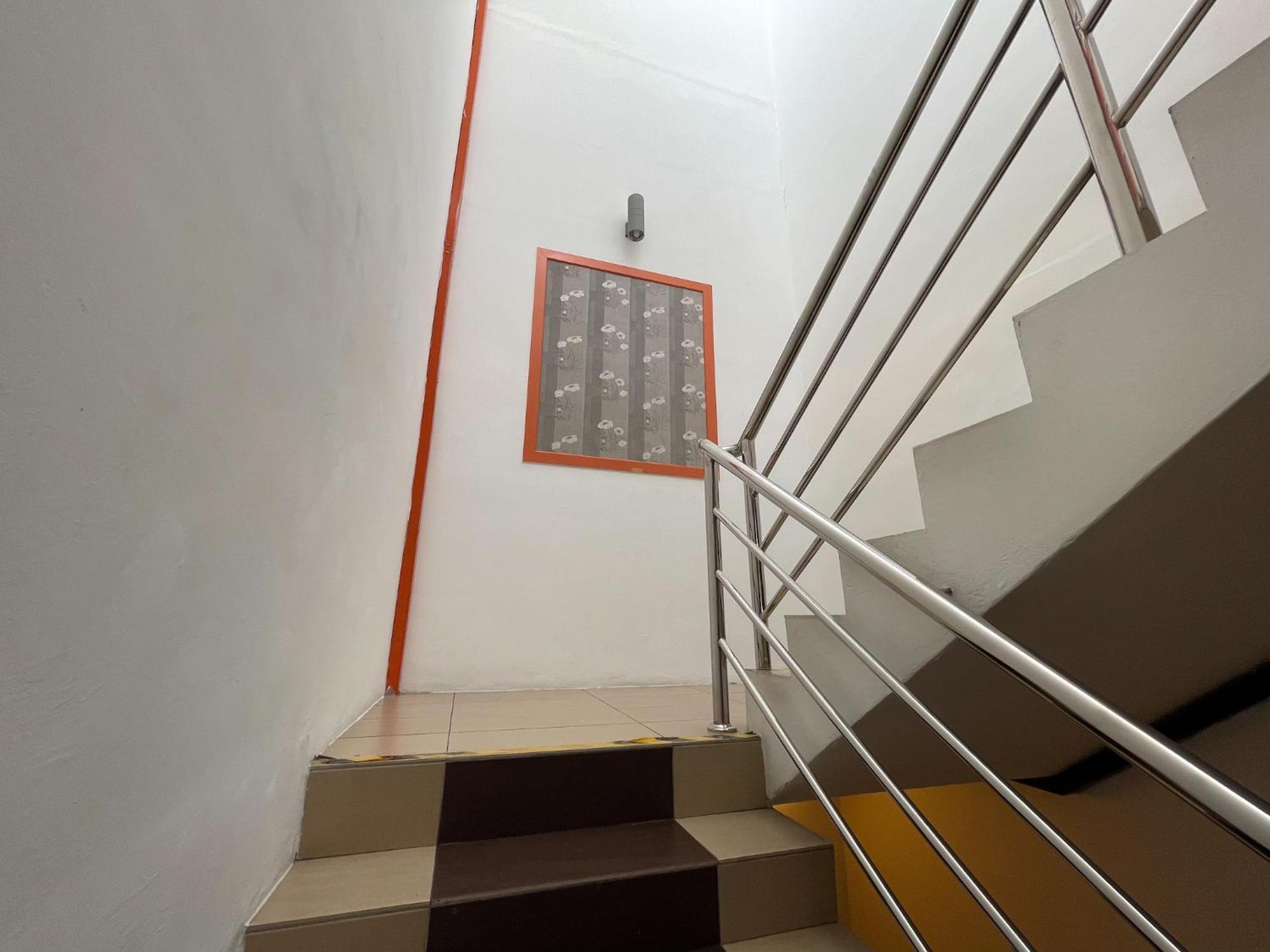 1 Hotel Mahkota Черас Екстериор снимка