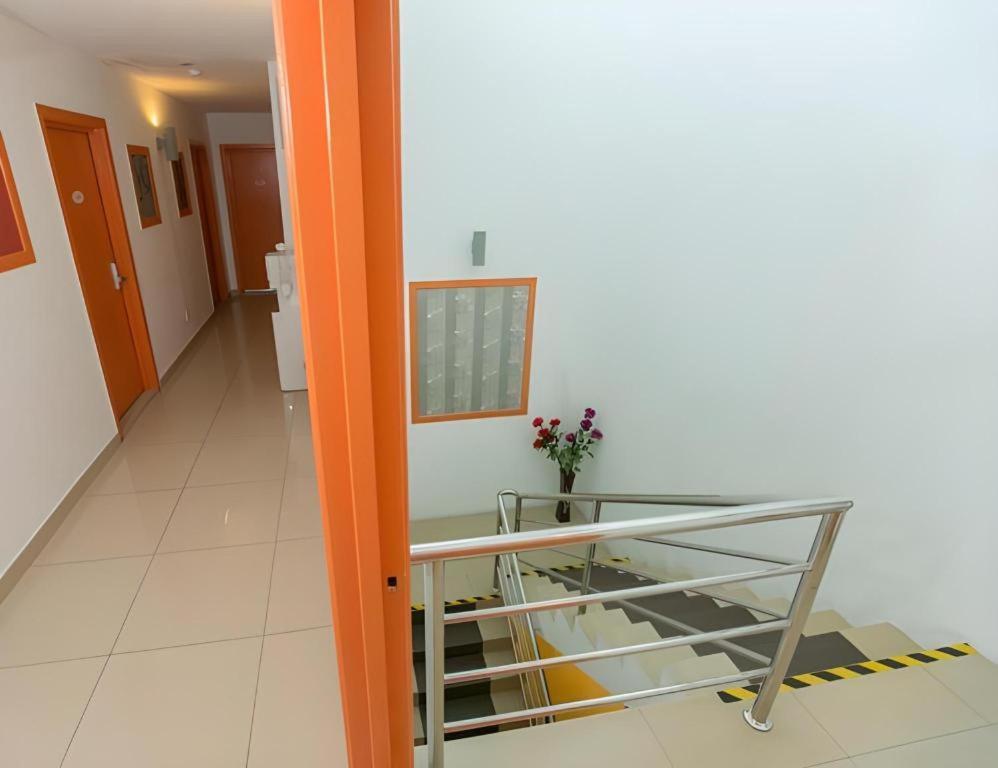 1 Hotel Mahkota Черас Екстериор снимка