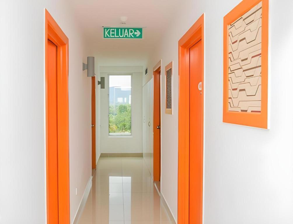 1 Hotel Mahkota Черас Екстериор снимка