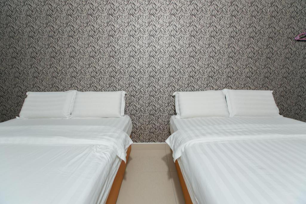 1 Hotel Mahkota Черас Екстериор снимка