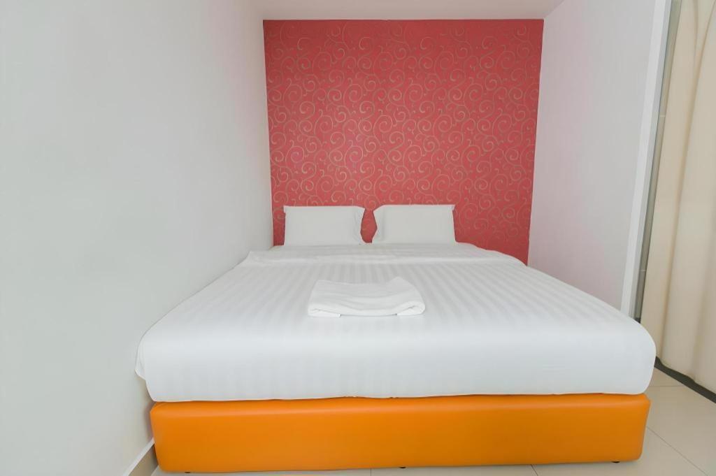 1 Hotel Mahkota Черас Екстериор снимка