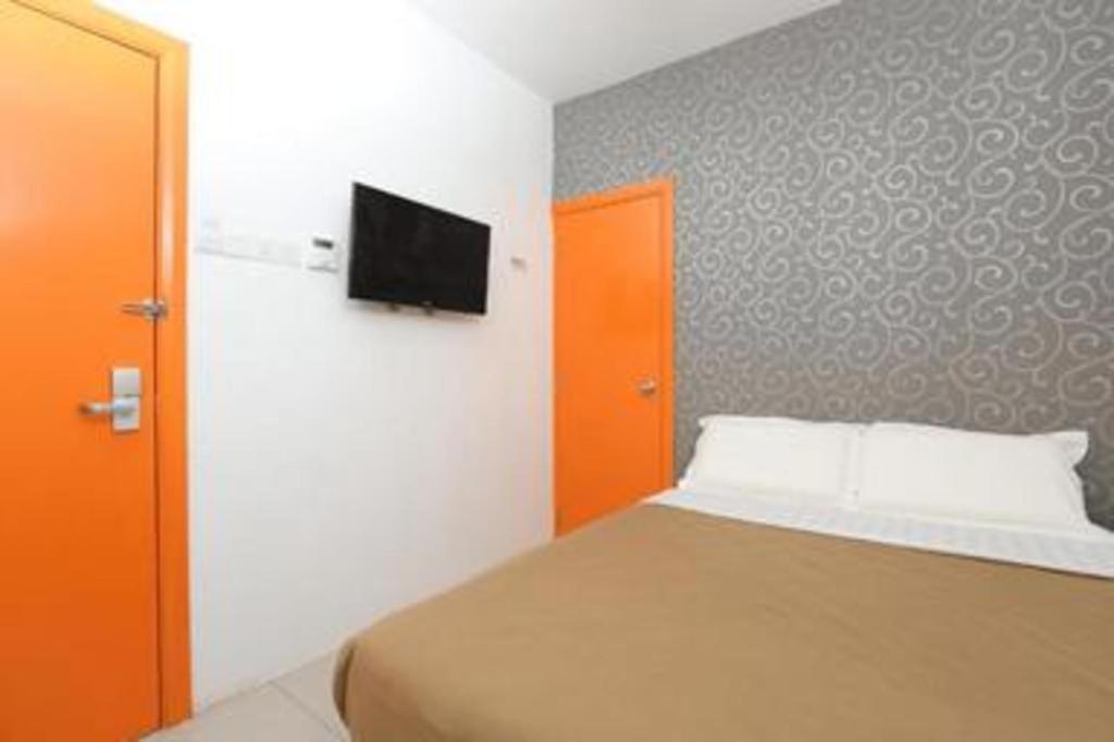 1 Hotel Mahkota Черас Екстериор снимка