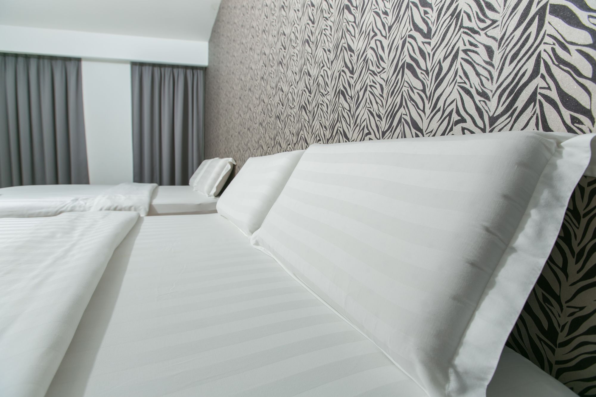 1 Hotel Mahkota Черас Екстериор снимка